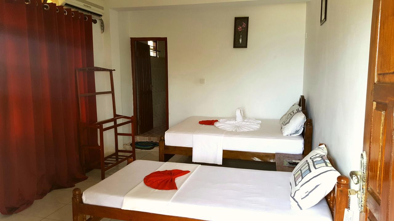 Sea View Beach Hotel Nilaveli Exterior foto